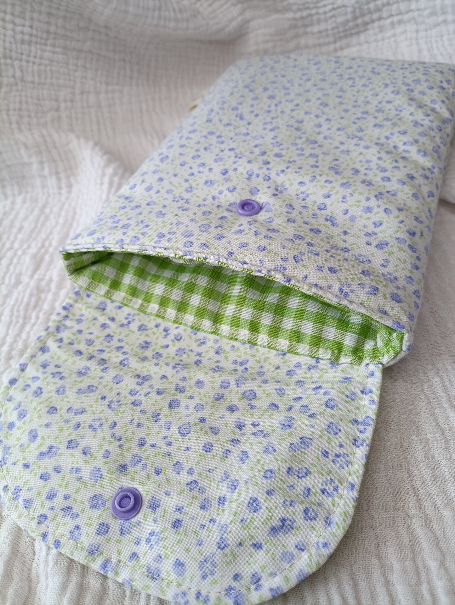 Housse de Livre de Poche / Liseuse avec Rabat Petite Fleurs violette * Vichy Vert