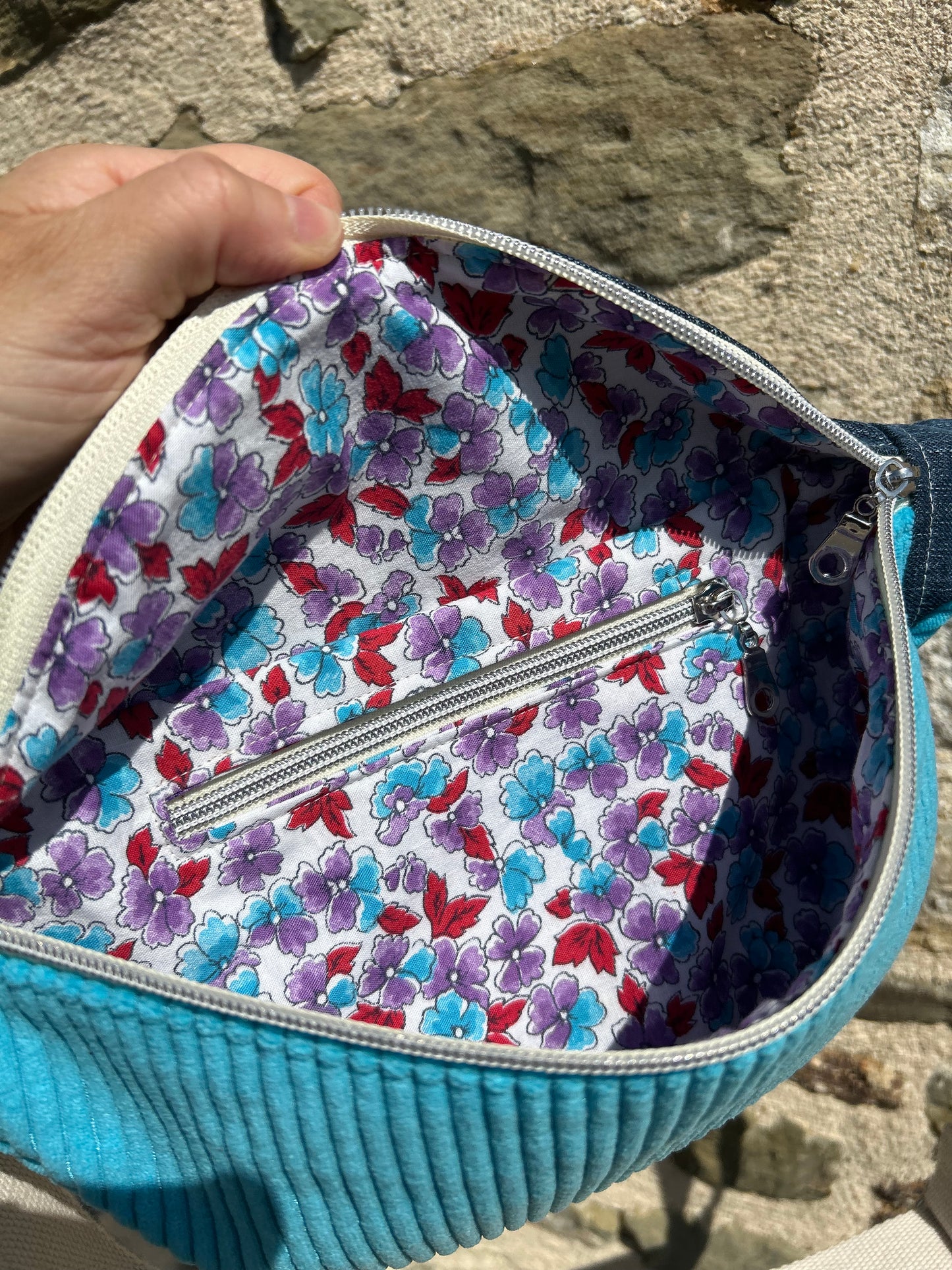 Banane Jean bleu foncée - velours turquoise