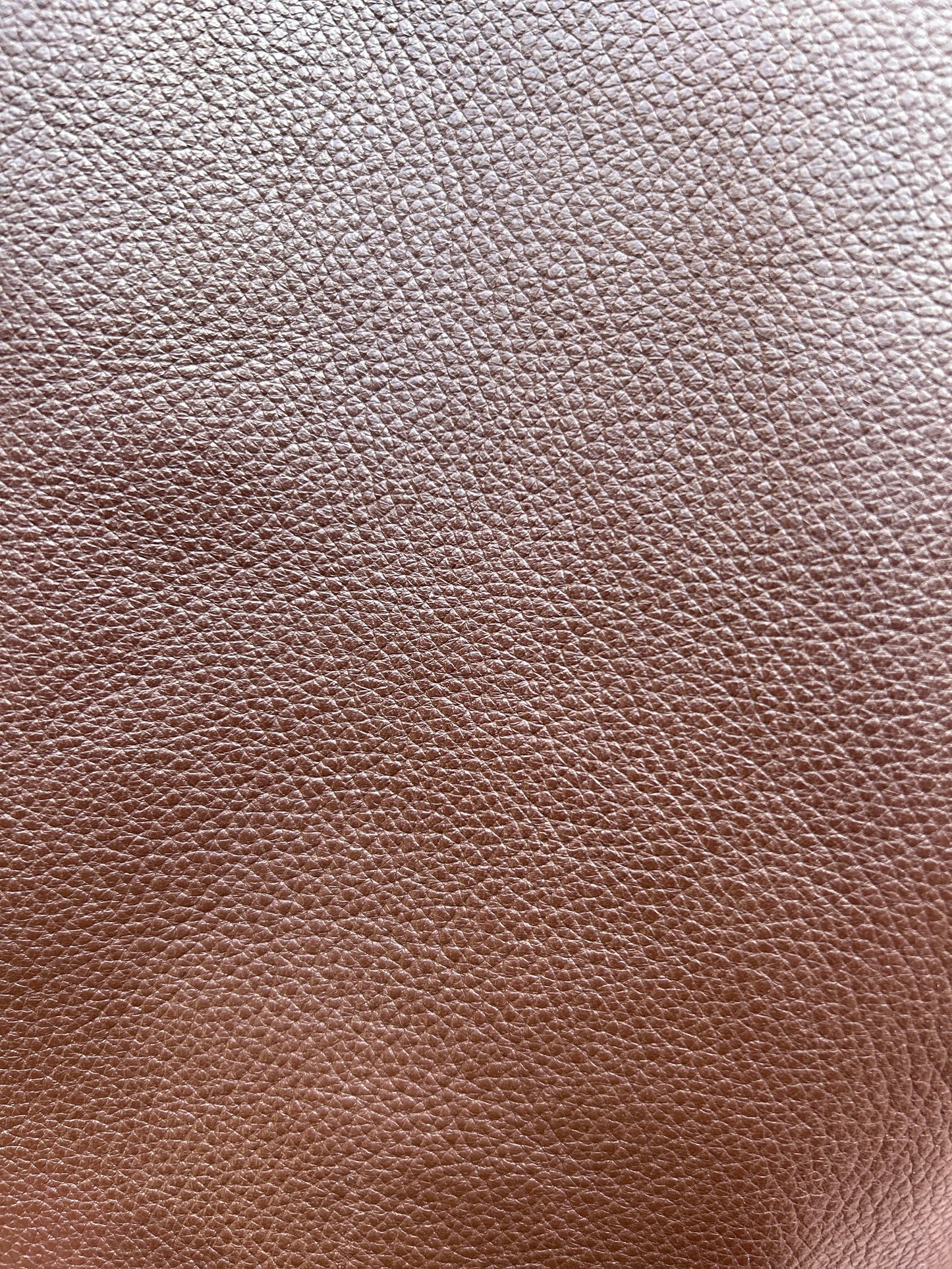 Cuir marron foncé épais-souple