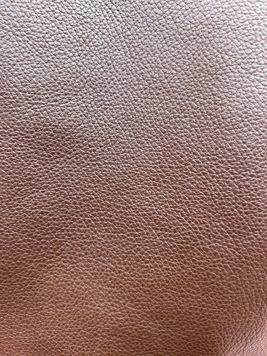 Cuir marron foncé épais-souple