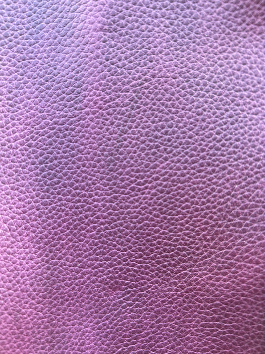 Cuir violet