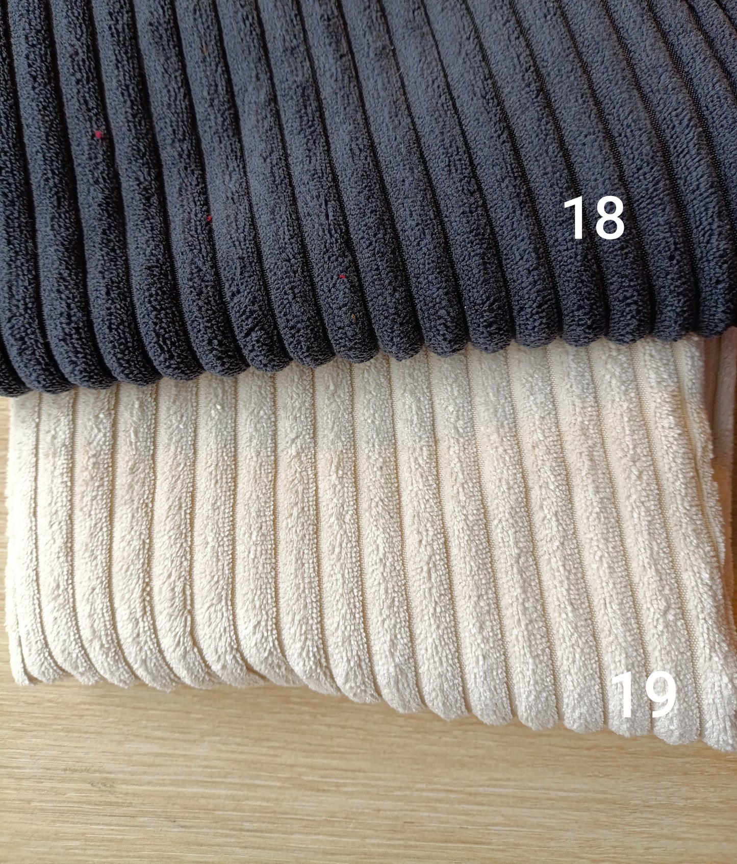 Velours Noir Grosses Côtes - Beige