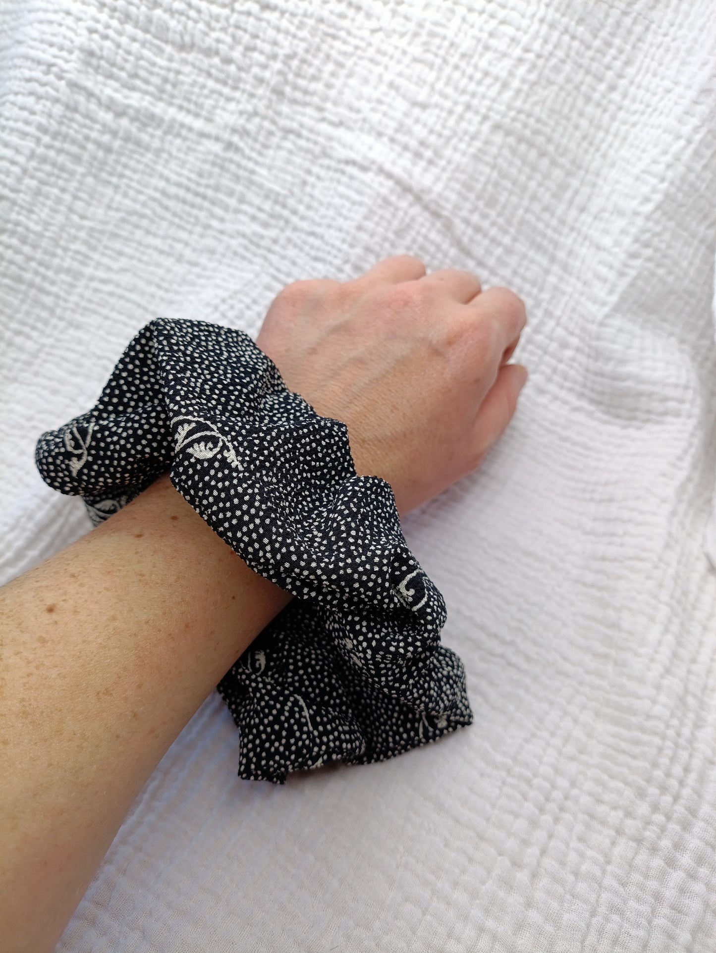 Fluffy Chouchou Moyen - Noir à Motifs
