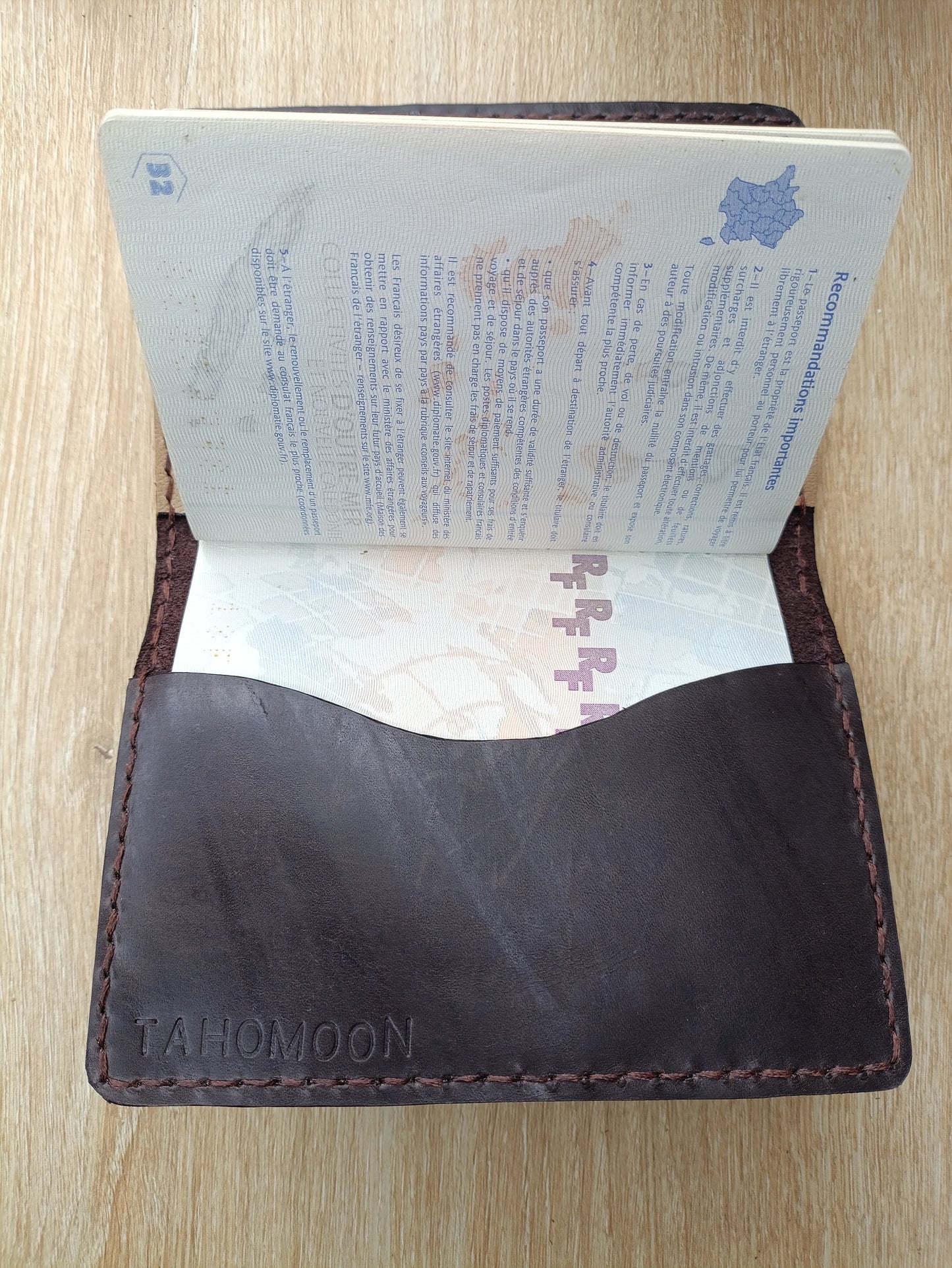Protège Passeport en Cuir- PréCommande