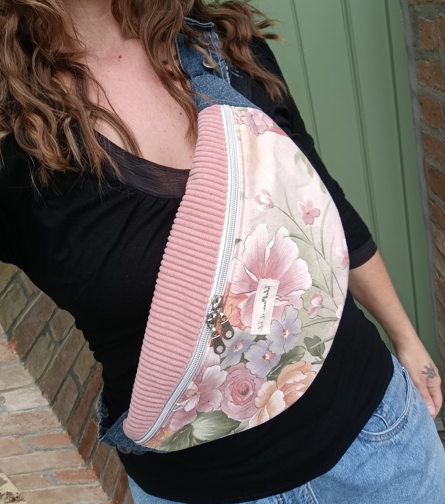 Collection Girly Fleuri - Banane Louna taille L "Jeans / Fleurs douces"